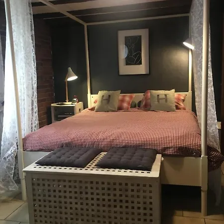 Bed and Breakfast Au Merlenchanteur